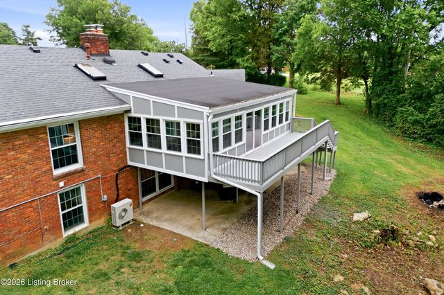 824 N Pope Lick Rd, Louisville, KY 40243