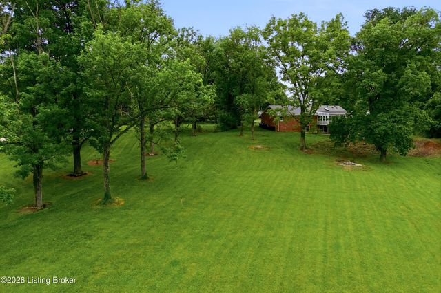 824 N Pope Lick Rd, Louisville, KY 40243