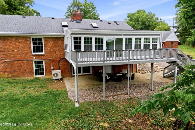 824 N Pope Lick Rd, Louisville, KY 40243