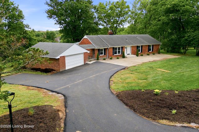 824 N Pope Lick Rd, Louisville, KY 40243