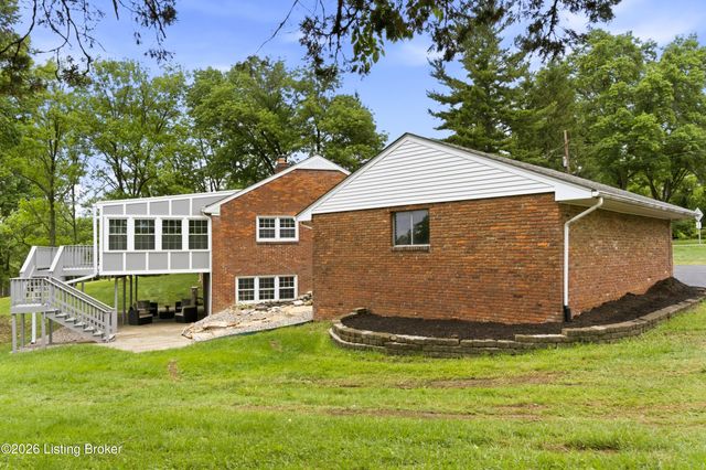 824 N Pope Lick Rd, Louisville, KY 40243
