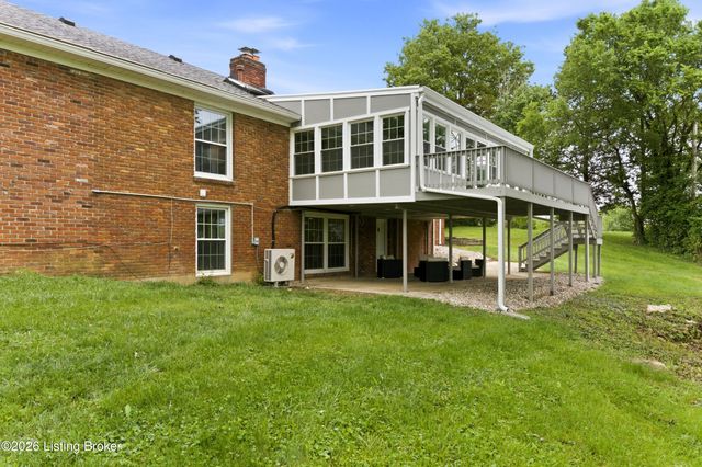 824 N Pope Lick Rd, Louisville, KY 40243