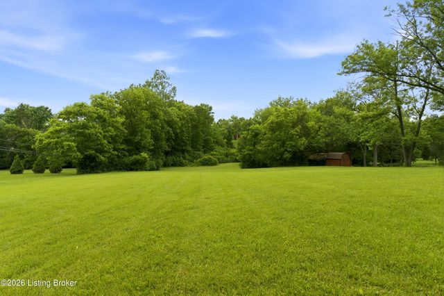 824 N Pope Lick Rd, Louisville, KY 40243