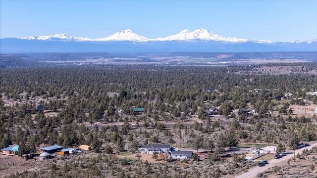 5200 NW Antelope Drive, Terrebonne, OR 97760