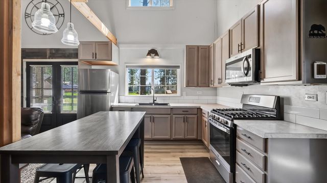 13901 S Clear Lake Way, Cheney, WA 99004