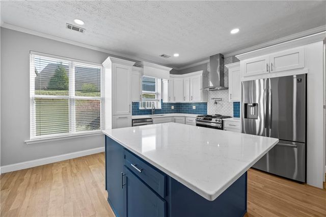 6616 Splashwater Drive, Flowery Branch, GA 30542