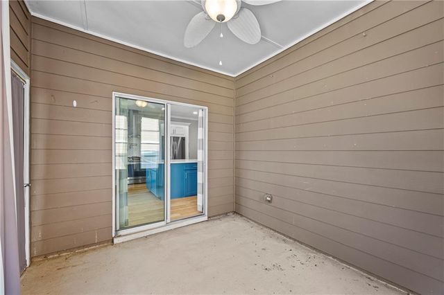 6616 Splashwater Drive, Flowery Branch, GA 30542