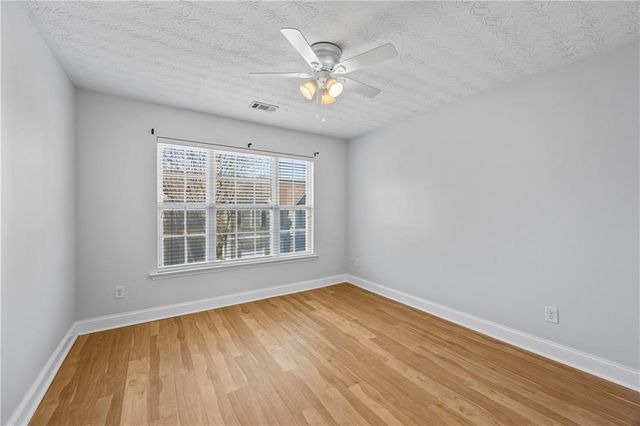 6616 Splashwater Drive, Flowery Branch, GA 30542