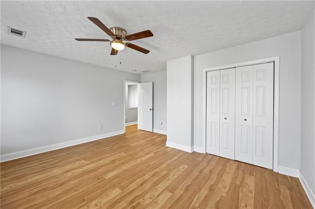 6616 Splashwater Drive, Flowery Branch, GA 30542
