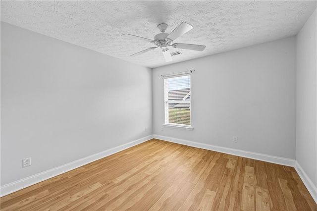 6616 Splashwater Drive, Flowery Branch, GA 30542