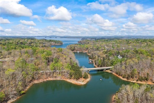 6616 Splashwater Drive, Flowery Branch, GA 30542