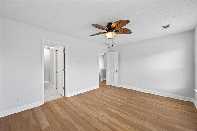6616 Splashwater Drive, Flowery Branch, GA 30542