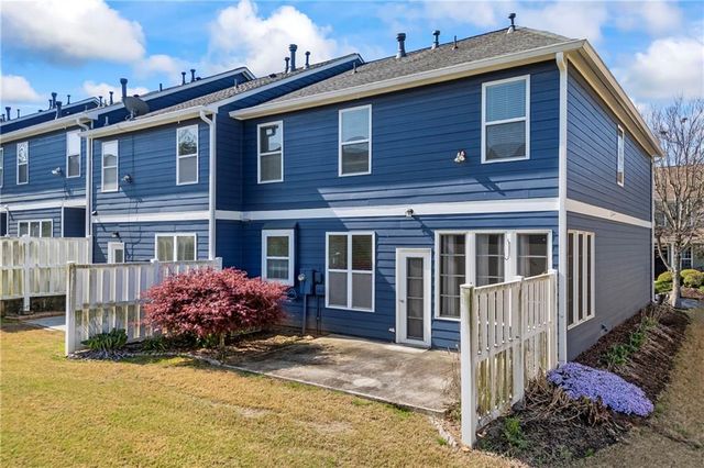 6616 Splashwater Drive, Flowery Branch, GA 30542