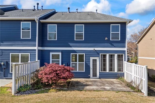 6616 Splashwater Drive, Flowery Branch, GA 30542