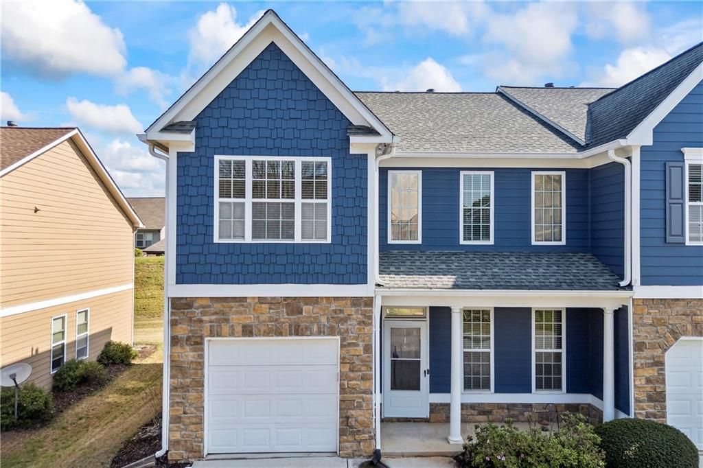 6616 Splashwater Drive, Flowery Branch, GA 30542