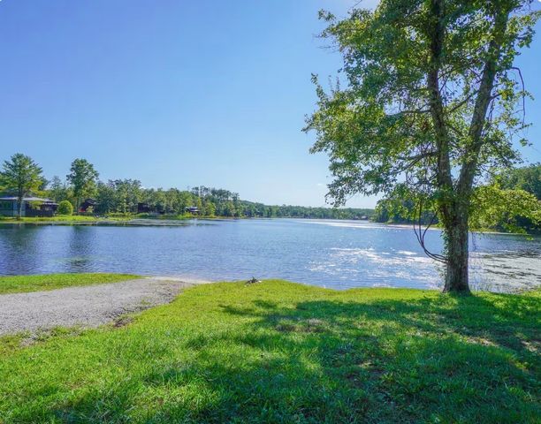 87 Dwellings Dr, Tracy City, TN 37387