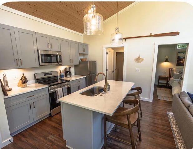 87 Dwellings Dr, Tracy City, TN 37387