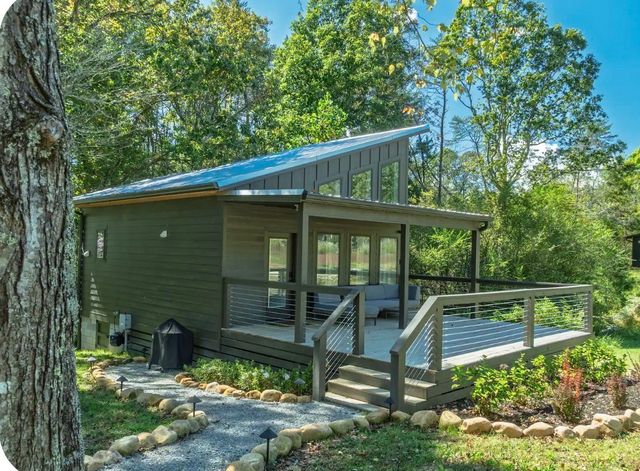 87 Dwellings Dr, Tracy City, TN 37387