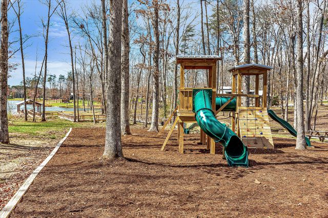 87 Dwellings Dr, Tracy City, TN 37387