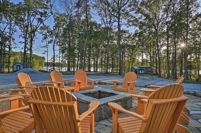87 Dwellings Dr, Tracy City, TN 37387