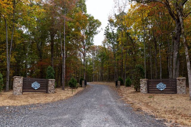 87 Dwellings Dr, Tracy City, TN 37387