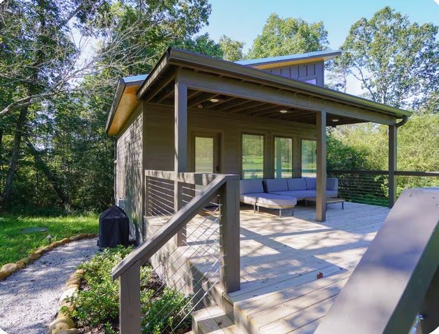 87 Dwellings Dr, Tracy City, TN 37387
