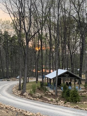 87 Dwellings Dr, Tracy City, TN 37387