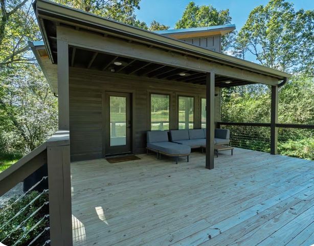 87 Dwellings Dr, Tracy City, TN 37387