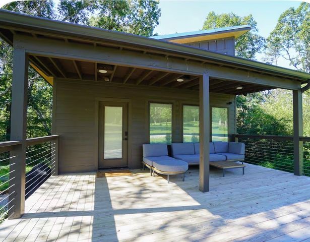 87 Dwellings Dr, Tracy City, TN 37387