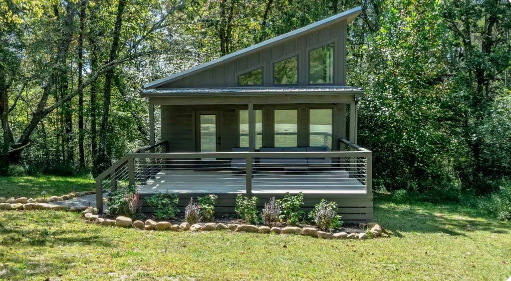 87 Dwellings Dr, Tracy City, TN 37387