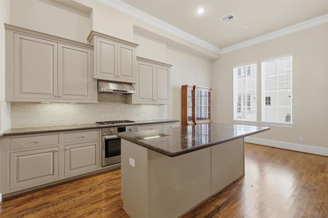 2707 Cohn Trail, Houston, TX 77007