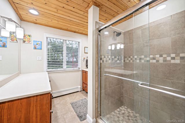3 Putter Lane, Middle Island, NY 11953