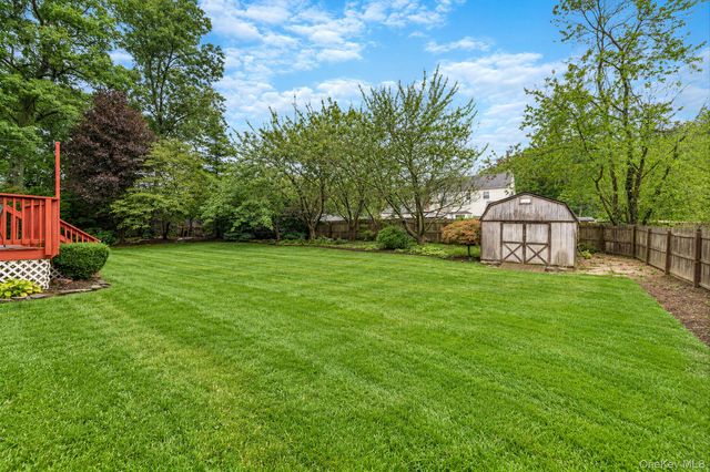 3 Putter Lane, Middle Island, NY 11953
