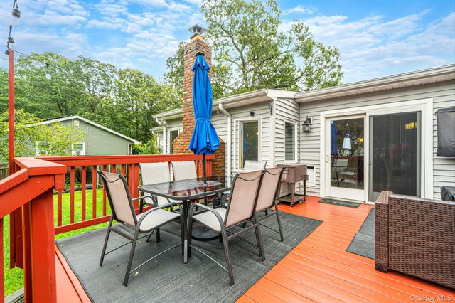 3 Putter Lane, Middle Island, NY 11953