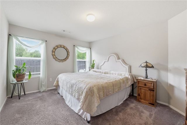 733 S Jaybird Lane, Fayetteville, AR 72701