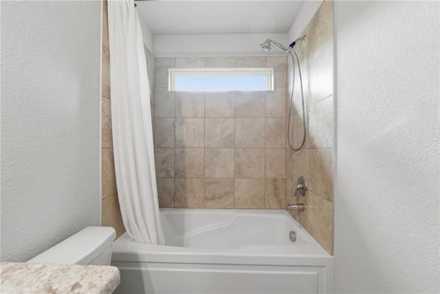 733 S Jaybird Lane, Fayetteville, AR 72701
