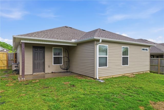 733 S Jaybird Lane, Fayetteville, AR 72701