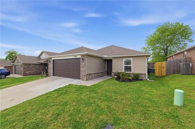 733 S Jaybird Lane, Fayetteville, AR 72701