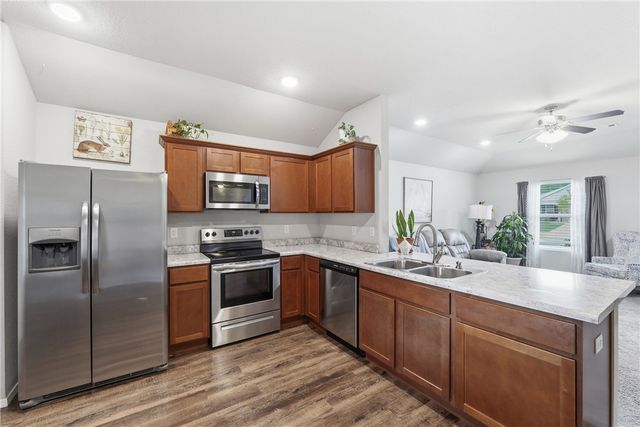 733 S Jaybird Lane, Fayetteville, AR 72701