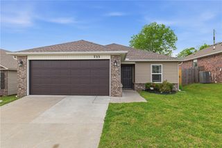 733 S Jaybird Lane, Fayetteville, AR 72701