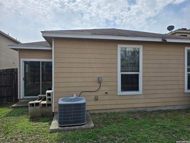 10131 Maple Rnch, San Antonio, TX 78245