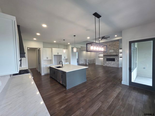 16701 Sheffield Street, Bennington, NE 68007
