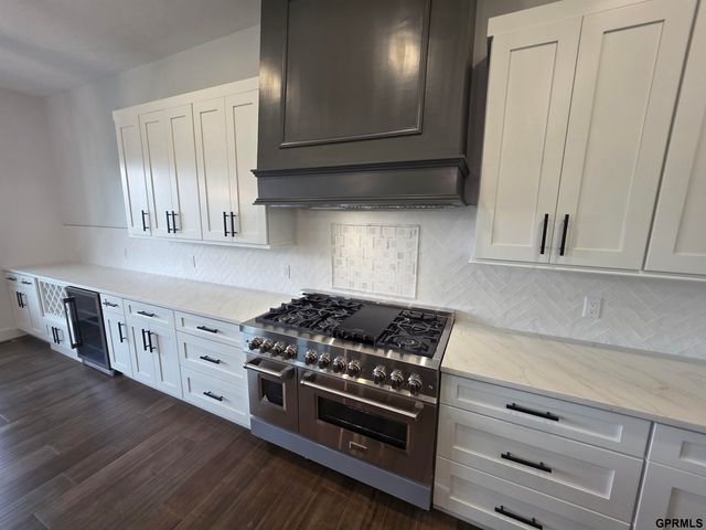16701 Sheffield Street, Bennington, NE 68007