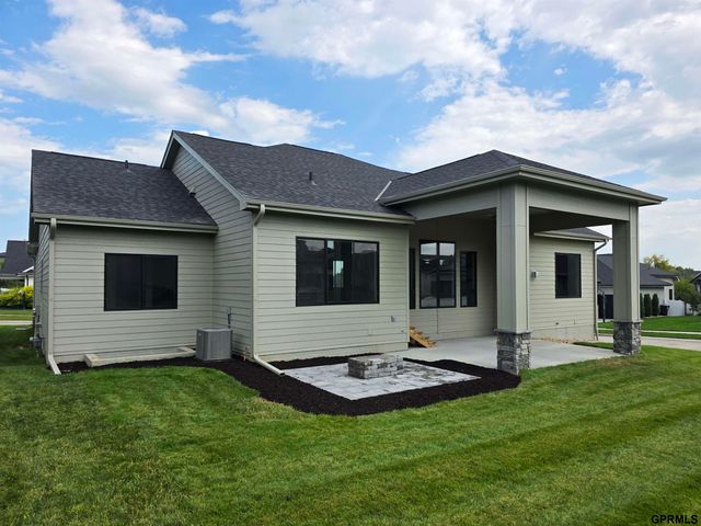 16701 Sheffield Street, Bennington, NE 68007