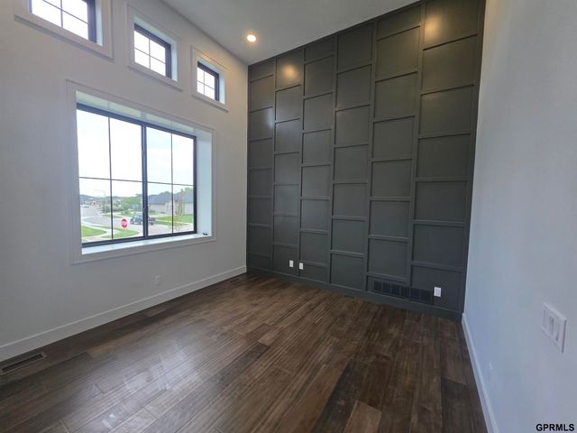 16701 Sheffield Street, Bennington, NE 68007