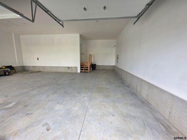 16701 Sheffield Street, Bennington, NE 68007