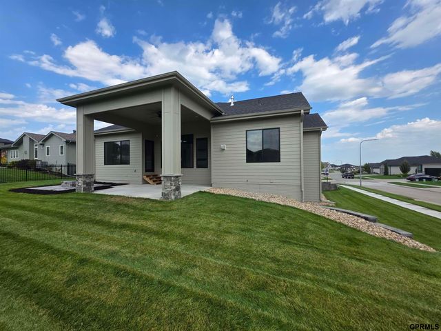16701 Sheffield Street, Bennington, NE 68007