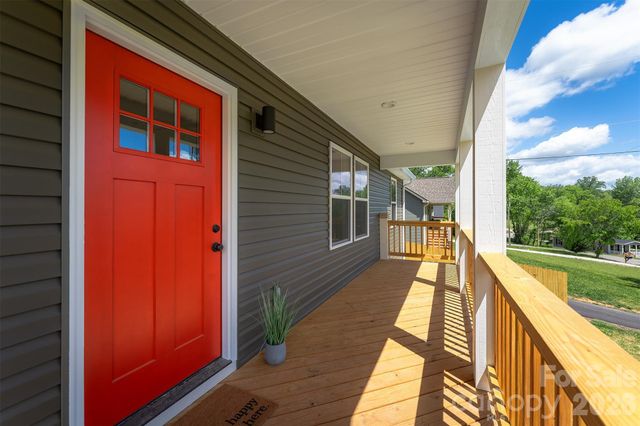 21 Justice Ridge Terrace, Candler, NC 28715