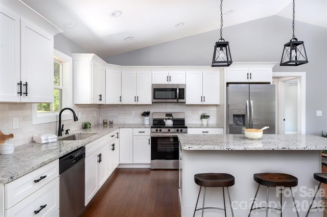 21 Justice Ridge Terrace, Candler, NC 28715