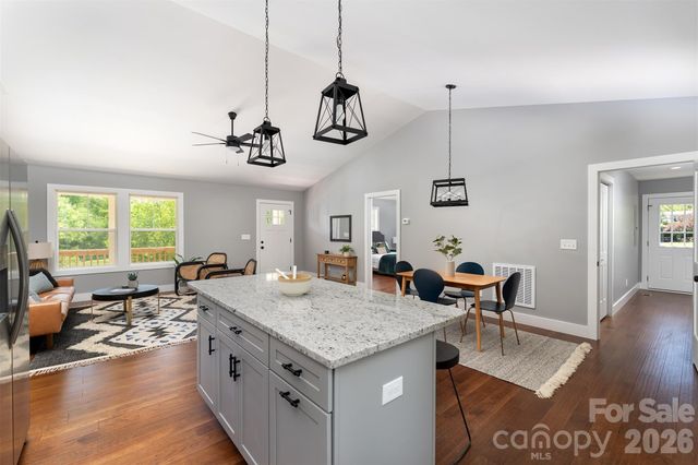 21 Justice Ridge Terrace, Candler, NC 28715
